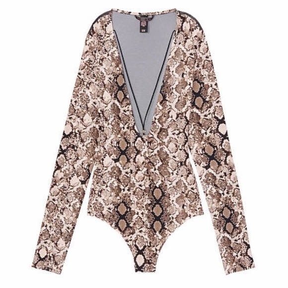 ๐๐ฅณHP๐ฅณ๐โVSโ Long Sleeve Plunge Bodysuit - Picture 3 of 6